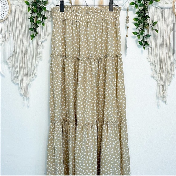 🏷 NWT Maternity Neutral Drawstring Maxi Skirt - Picture 2 of 3